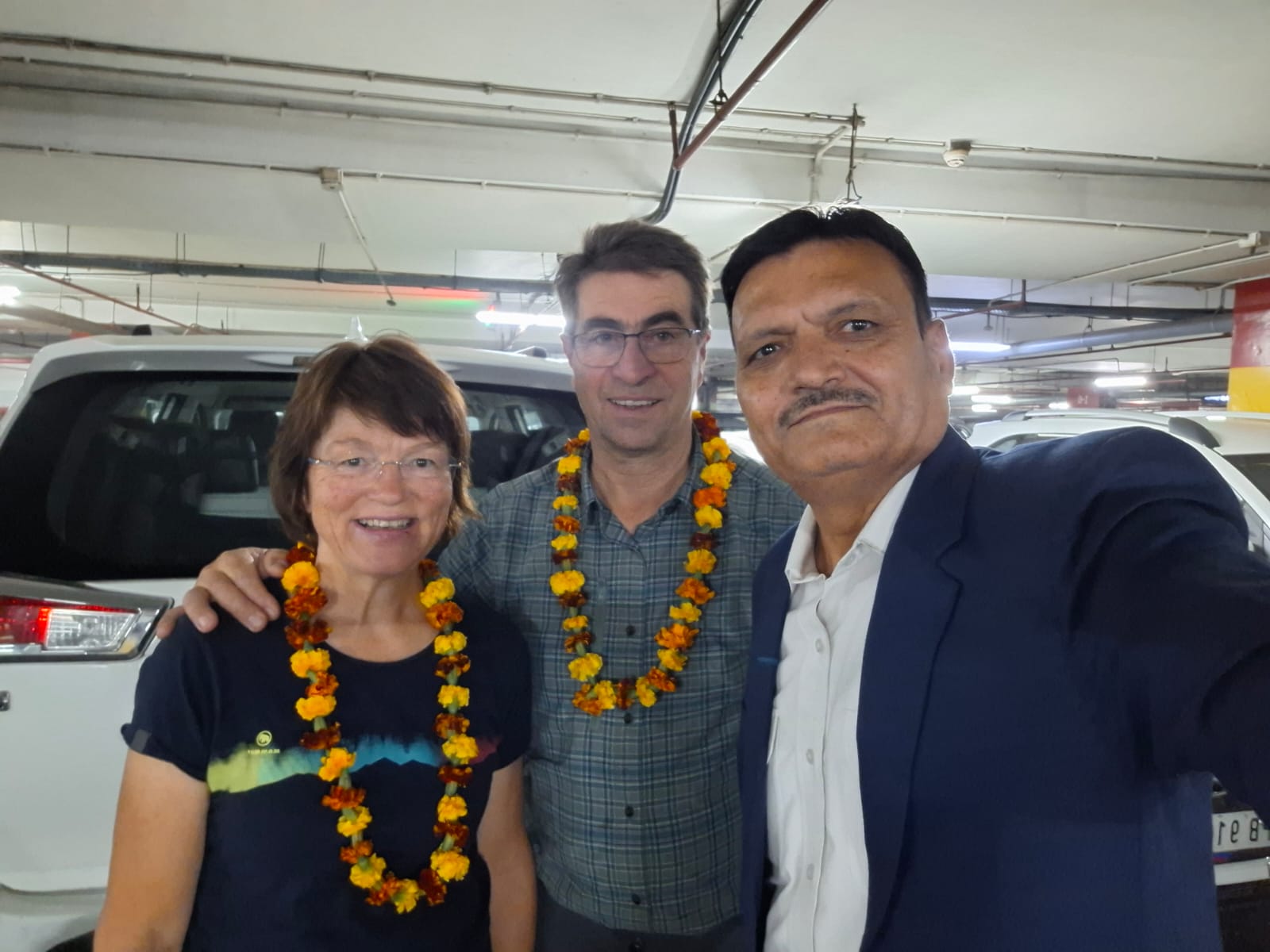 tempo traveller in jaipur